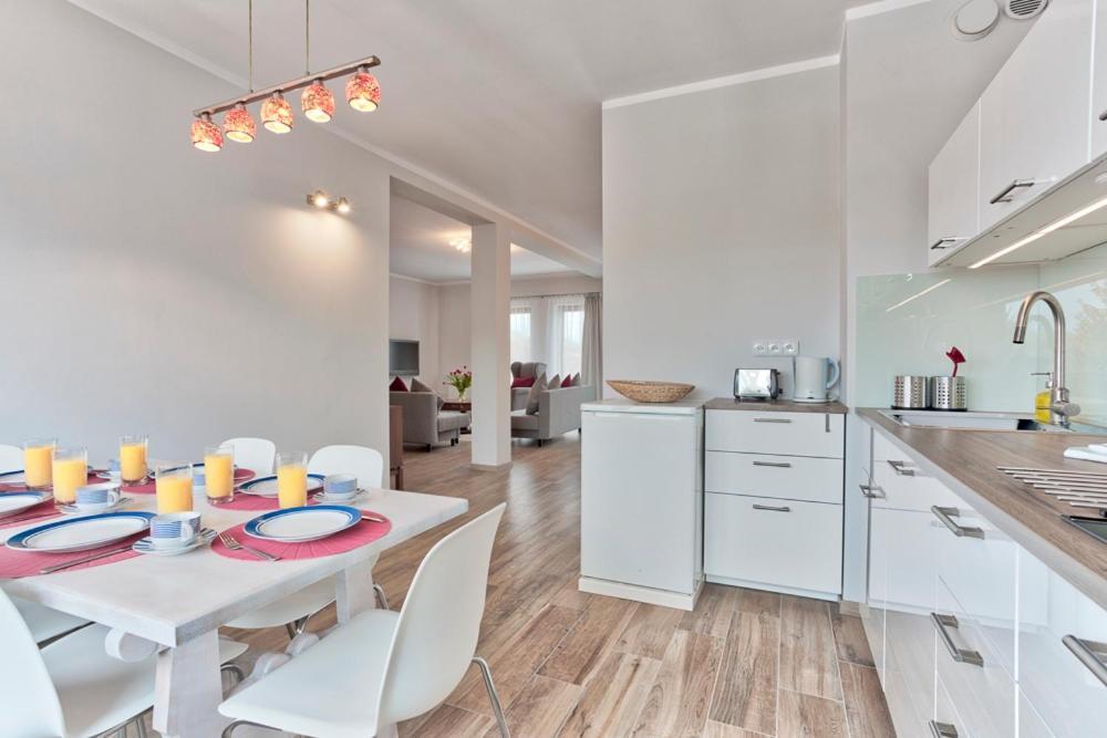 Family Apartment By Tyzenhauz Krasków Εξωτερικό φωτογραφία