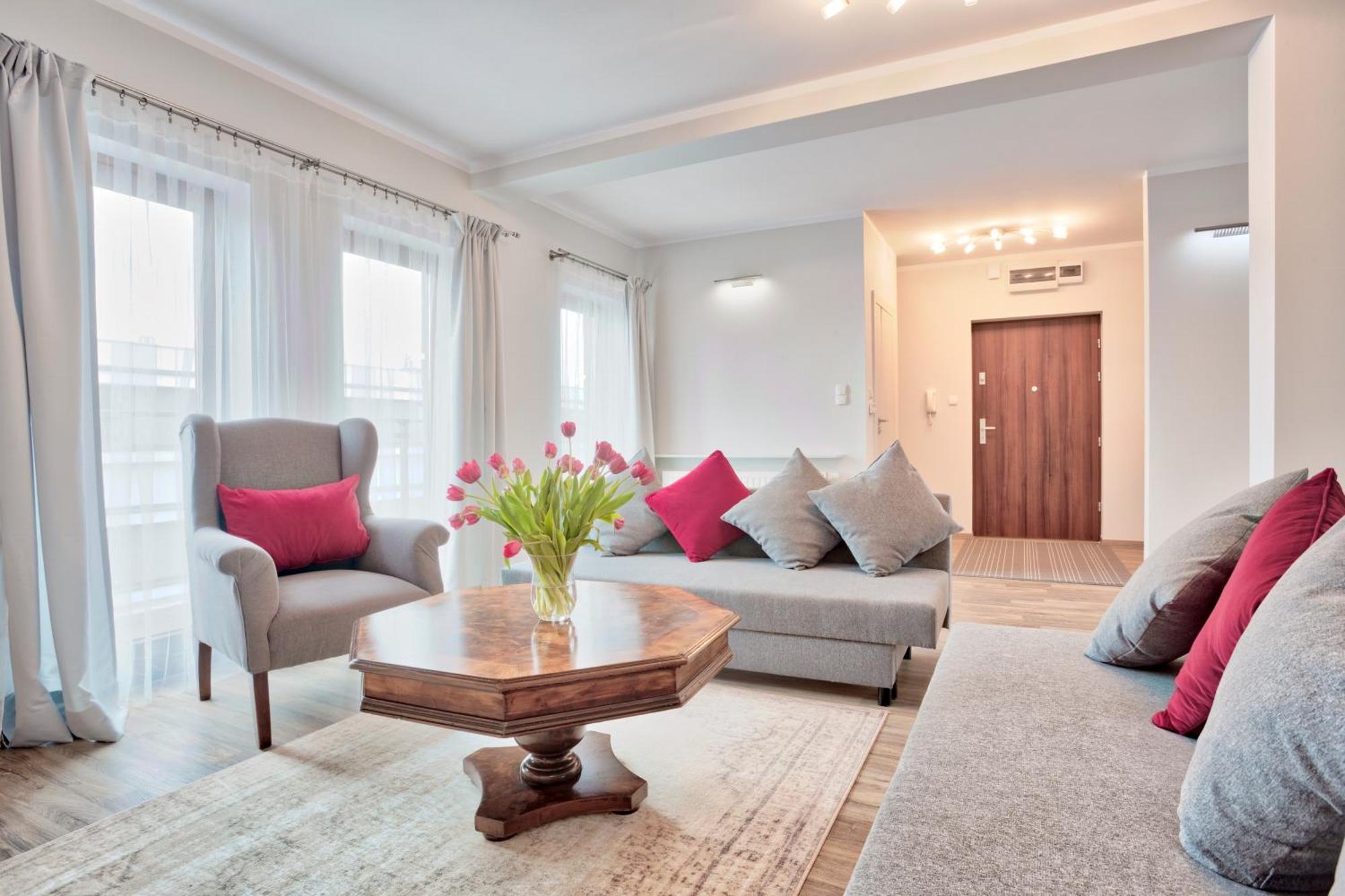 Family Apartment By Tyzenhauz Krasków Εξωτερικό φωτογραφία